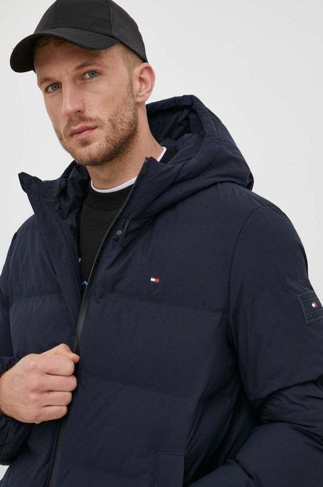 Куртка Tommy Hilfiger чоловіча колір синій зимова (3385843)
