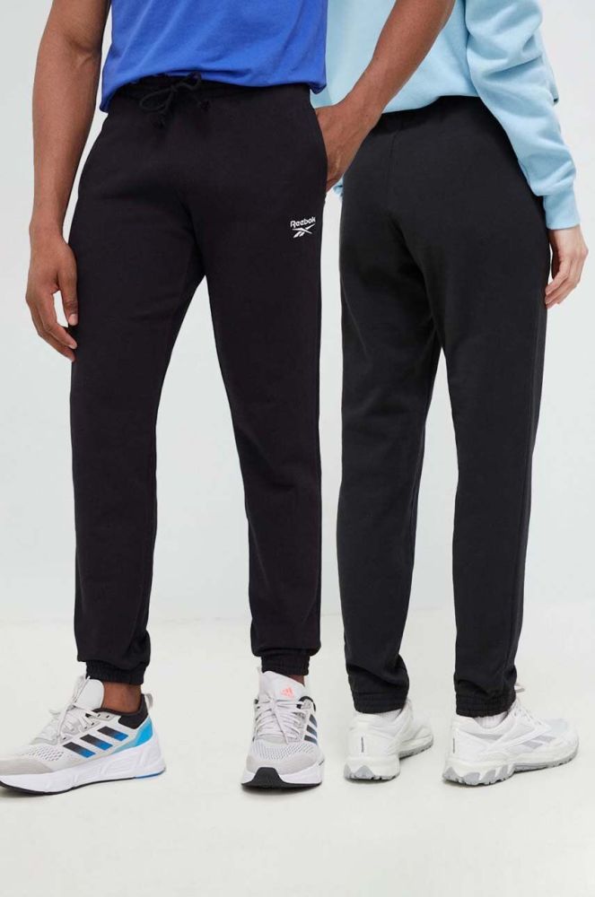 Бавовняні спортивні штани Reebok Classic колір чорний однотонні HS5788-BLACK